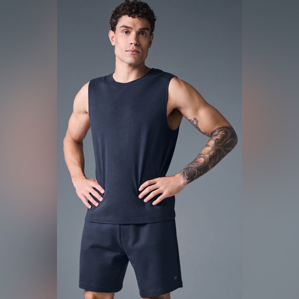 Alo Yoga NWT Triumph Muscle Tank Top Dark Navy Size XL